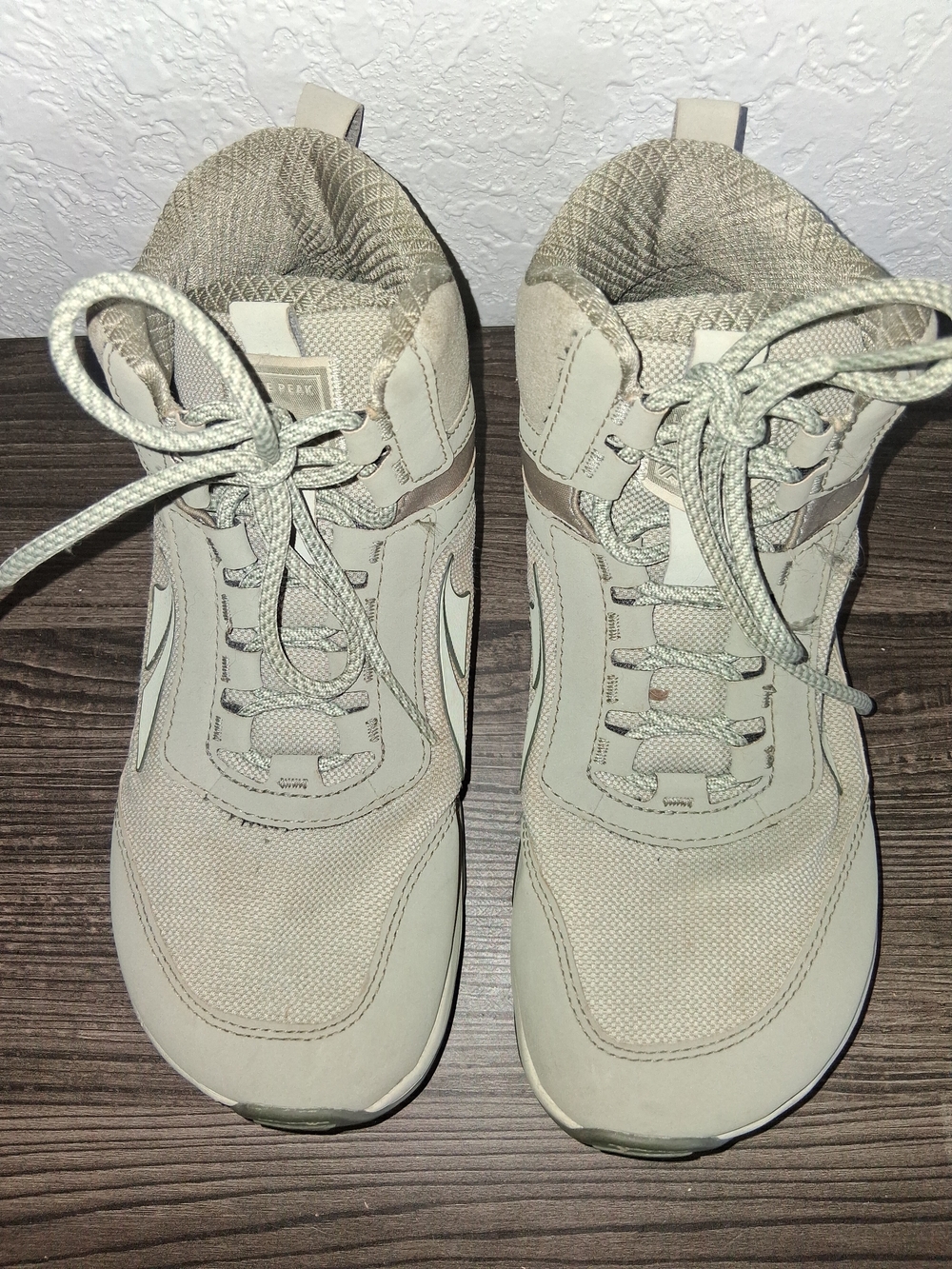 Altra Womens Size 8.5 Lone Peak All Wthr Mid Trail Hiking Shoes Sand Tan